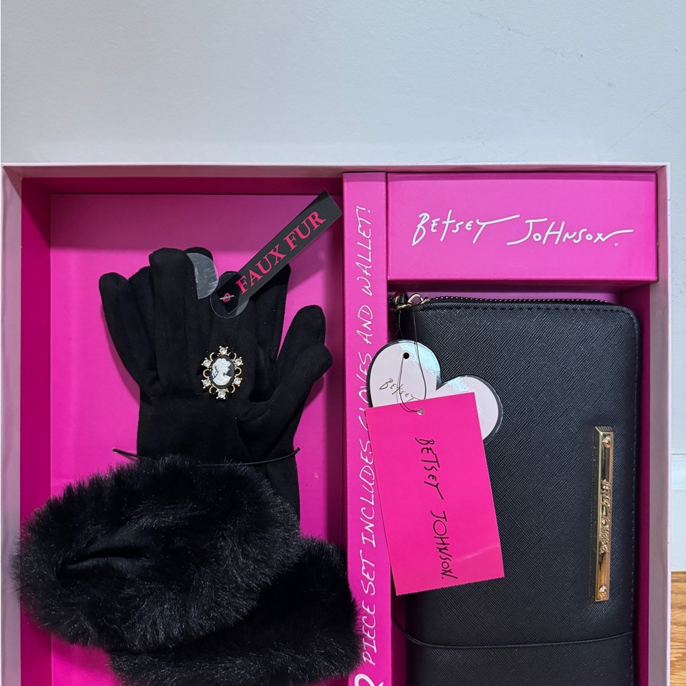 Betsey Johnson Black Furry Gloves with Embellishment Gift Set NWT
